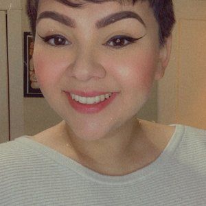 Meet your Posher, Rebeca